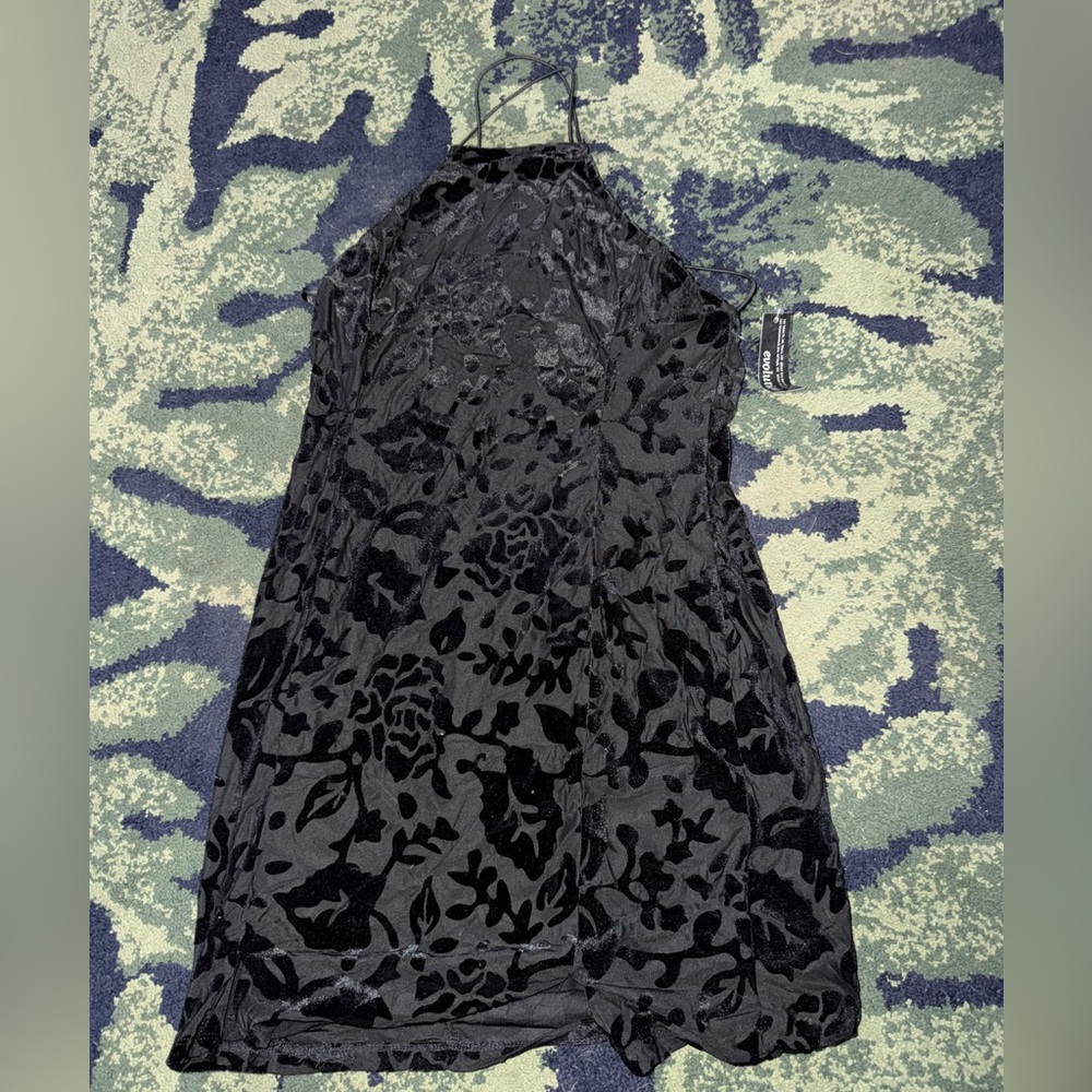 Honey Punch Black Floral Velvet Dress size Large